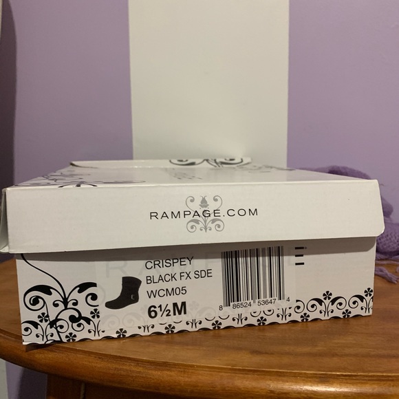 Women’s 6.5 M Rampage Crispey Black Suede Boots - Picture 2 of 8